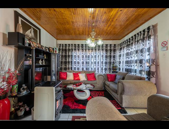 3 BEDROOM HOUSE FOR SALE IN WINCHESTER HILLS